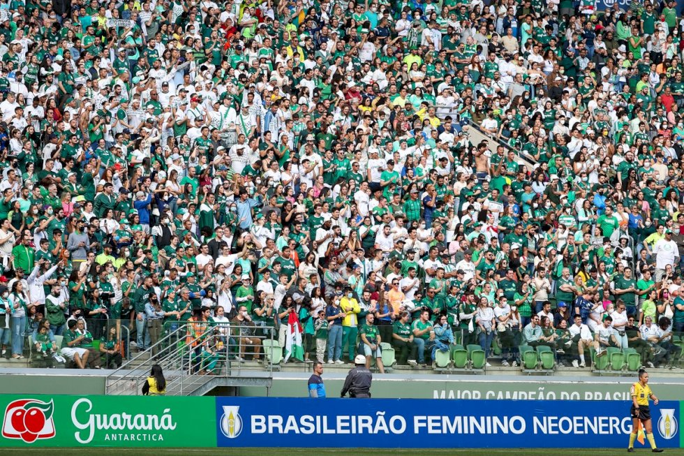 Palmeiras vence Santos e é campeão do Paulista feminino em final com  recorde de público no Allianz