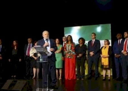 Lula fará primeira reunião com os 37 ministros nesta sexta-feira