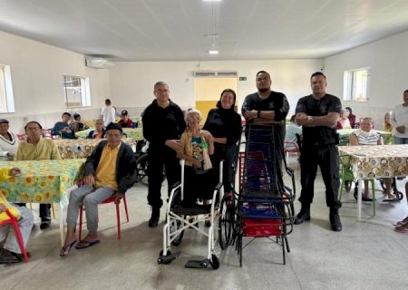 Cadeiras reformadas em presídio vão ajudar na assistência de idosos de Aquidauana