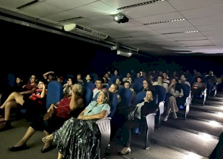 Cine Maturidade exibe ‘A Intrometida’ e traz Estela Scandola para bate-papo sobre Junho Prata