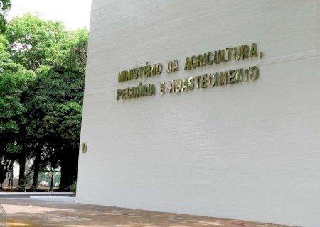 Ministério da Agricultura fecha fábrica clandestina de fertilizantes e agrotóxicos