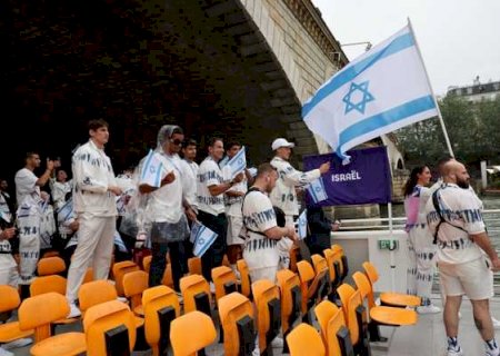 Delegação de Israel recebe segurança reforçada em cerimônia de abertura das Olimpíadas