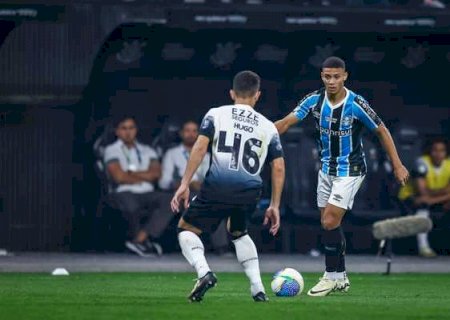 Grêmio recebe proposta do Brentford por atacante Gustavo Nunes; veja detalhes