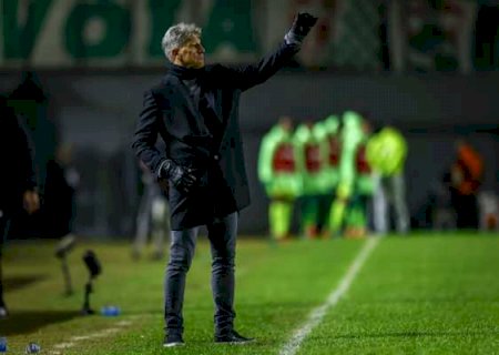 Chamado de burro pela torcida em empate do Grêmio, Renato rebate: "Sou bom pra caramba"