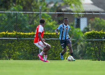 Inter vence o Grêmio reforçado de Arezo e Aravena em Gre-Nal pela Copa FGF