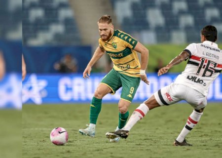 São Paulo é preguiçoso, leva gol de bicicleta e cai para o Cuiabá na Arena Pantanal