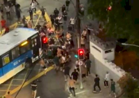 Flamengo x Fluminense: torcedores brigam nos arredores do Maracanã antes do clássico