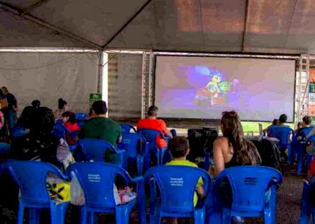 Douradenses terão sessões gratuitas de cinema ao ar livre neste final de semana