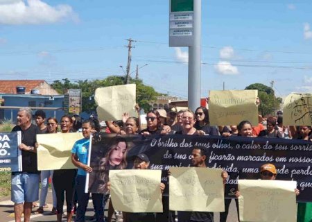 Sensibilizados com morte de Edilaine, moradores de Bandeirantes se unem em protesto na BR-163