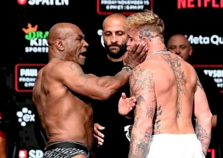 Mike Tyson dá tapa no rosto de Jake Paul em pesagem cerimonial