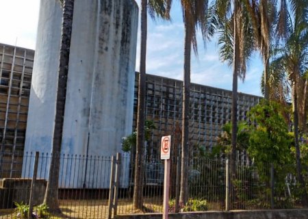 Acusado de tentar matar a mulher na presença do filho do casal é julgado em Araraquara