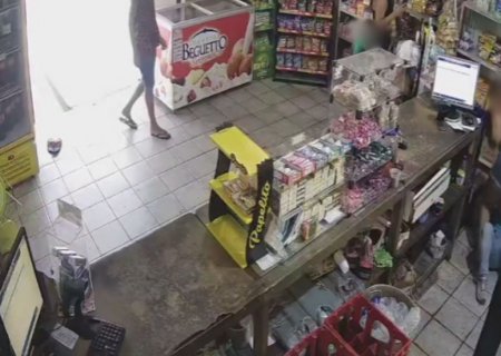 Vídeo mostra mulher espancando outra em serv-festas de Rio Preto