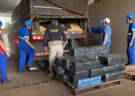 Caminhoneiro é preso na BR-163/PR transportando 7,5 toneladas de drogas