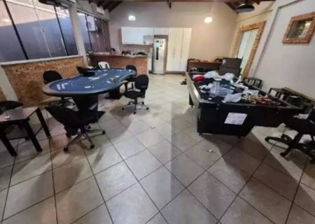 Juíza garante liberdade a oito presos em operação envolvendo deputado