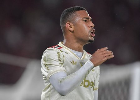 "Chama o Samu"! Em 38 minutos, Samuel Lino mostra a que veio e já pede passagem no Flamengo