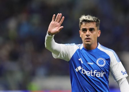 Fagner, do Cruzeiro, sofre fratura após entrada de Pottker e vira desfalque para sequência