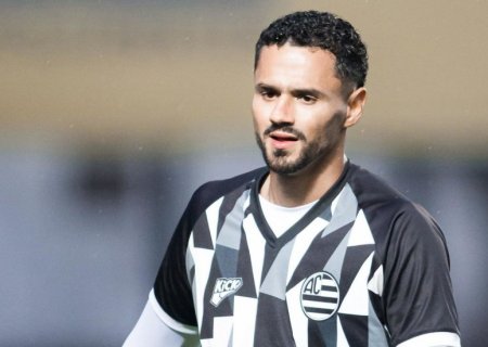 Atacante de time da Série B volta a ser convocado por Cabo Verde e briga por vaga no elenco da Copa